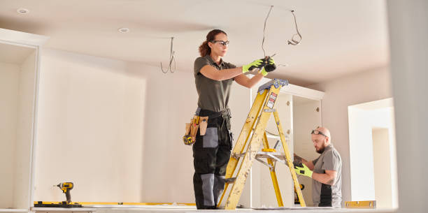 Best Electrician Near Me  in Leavittsburg, OH