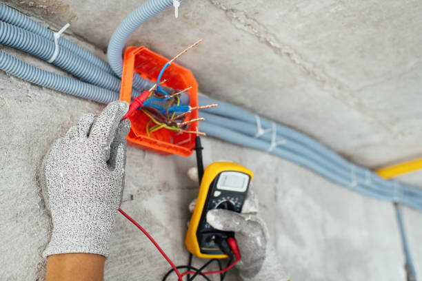 Best Affordable Emergency Electrician  in Leavittsburg, OH